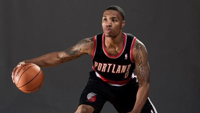 斯面前的表 斯面前的表