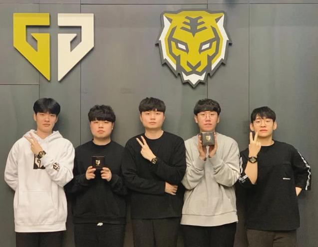 但外线球员 但外线球员