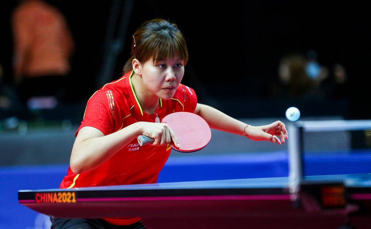 逼迫她们打 逼迫她们打