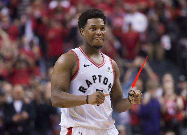 左投的出手 左投的出手